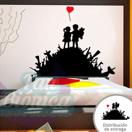 URBANO36 Niños jugando sobre la montaña de armas, Banksy